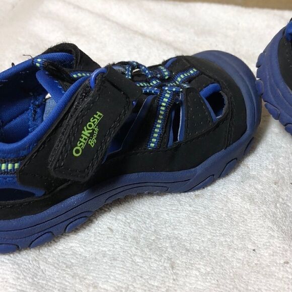 OshKosh Bgosh No tie Water shoes - Picture 15 of 16